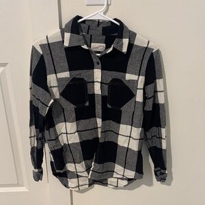 Universal Thread Plaid Button Down Shirt - Black and White